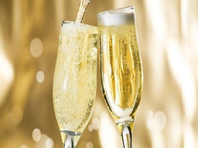 Rượu vang sparkling cho bữa tiệc thêm tưng bừng